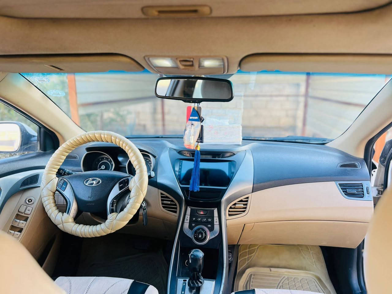 السلام عليكم 
للبيع سياره النترا موديل 2013 وارد خليجي 
رقم اربيل دولي شرط التحويل 
محرك 18 دوش المرغوب 
كير محرك شرط ع فحص 
صدر تواير كهربائيات كلها شغاله 
ضرر 3 قطع صبغ وبيها شبر بارد بالقماره 
السعر ( 115 ) وبيها مجال ،، البيع نقدا فقط 
مكان السياره / صلاح الدين _ الشرقاط 
للاستفسار / *********** \ / ***********
