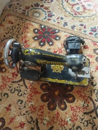 مكينة خياطة • جديدة • للبيع