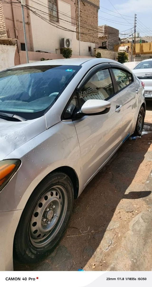 بيع مستعجل 🚗كيا فورتي 2015 لون رصاصي
📍 داخله كلين مابيه حادث فقط تلحيضات بسيطه ودعاميه الاماميه جردت وصبغته 

📍 محرك 2000دوش وكير ايتي 

📍تبريد ثلج

📍رقم بابل انكليزي 
مكان السياره كربلاء المقدسة 

⏱️ السياره ماشيه173 ميل

📍السعر 90  ورقة  

📲 ***********
