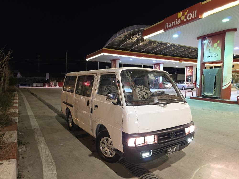 هەرزانترین نرخ ماڵی کاروو کەسابەتە هەموو گیانی بەشەڕتە زۆریش مەزبووتەو هەرزانیەشە 
مینی پاس مۆدیل 2000 ئارم پلاستیک سلیمانی بەشەڕتی سەیتەڕەو مەفرەزەو دایرەی مروور هەموو کوردستانی پیبگەری بەشەرتە
گێروو مەکینەو ئاکسلو کامل تندوو تۆڵیوو کامی کارەبایتی بەشەڕتە 
گێروو مەکینەی هۆندای پاسی لەسەڕە چوار پیستن بەنزین مووس براوە وەرگەراو بەشەڕتە گێروو مەکینەو ئاکسل بەشەرتی فیتەر ریک لۆکن چوار ویلو تایەو پاتری لۆک لۆکن زۆر بێ مەسرووفە ماڵی فەقیرە بی داحموو لیدراوە 
لەیت فڵچە بەرزی نزمی هۆرن تەجیل هەمووی مەزبووتە 
شوێن رانیە *********** قفڵی $14 رانية, السليمانية
