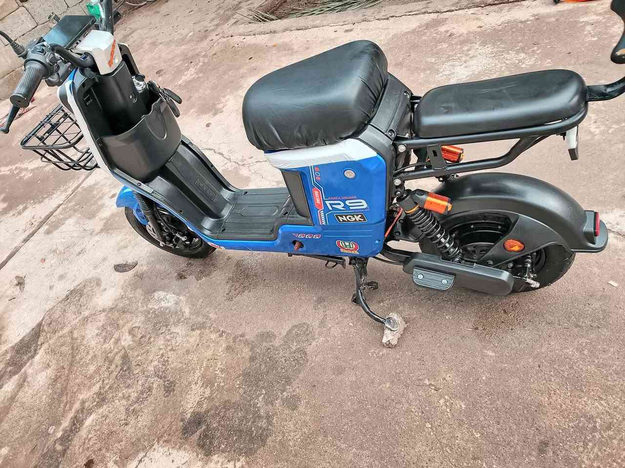 R9 كامل مابي نقصر مستعمل شهرين موديل 2025 ديالى بعقوبة اتصال *********** سعر خاص
