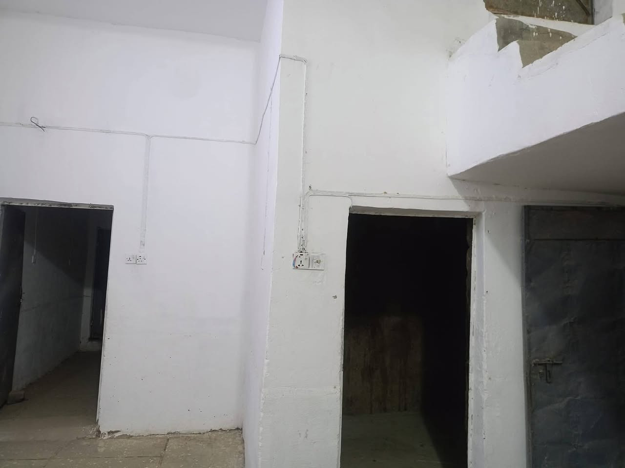 الدار البيع
المساحه 206 متر

يحتوي علئ 3 غرف نوم وصاله ومطبخ واستقبال

العنوان الصدر الثالث  شارع 60

شارع مقابيل حسينه ام البنين نهايته  ثاني فرع

خدمات كامله تبليط 

الاتصال علي الرقم

***********
