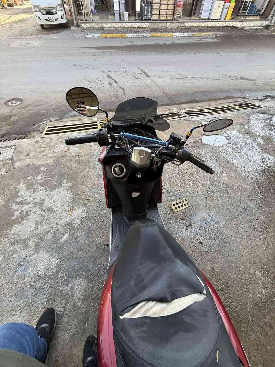 السلام عليكم لل بيع ماجسته ليت زنون الدرجه خير من الله الدرجه المحرك  مكفول كفله عامه بدون تنقيص بدون تبخير  داجه نضيفه  محرك 155 معدل لكتروني  ماشيه ٥٠ لف  مكان بغداد الكريعات ١،٥٢٠ مليون خمسميه  وعشرين وبيه مجال بسيط لل شراي  الرقم المتوجد ***********
