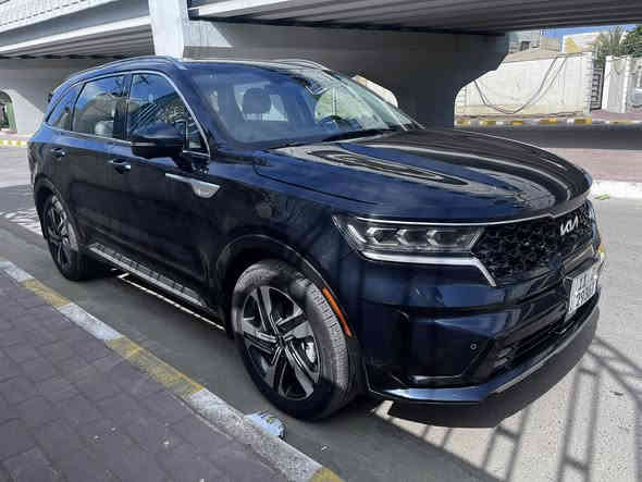 السلام عليكم ورحمة الله 
سورنتو 2023 هايبرد وارد امريكي  sxp فووول مواصفات 
لون نيلي 
ماشية 42000 الف كيلو متر 
السعر 26000$ (260) ورقة وبيها مجال للطيبين 
الحادث مرفق بالصور  تبديل جاملغ عكس الساىق مع بارد بالباب عكس السائق وصبغ قليل بالباب الثاني 
كامرات محيطية 
فور ويل 
كشنات حار بارد 
كشن vip منفصل 
رادارات امامي وخلفي وجانبي 
توقف ذاتي امامي وخلفي 
قيادة ذاتية نظام مراقبة السائق 
وحساس مراقبة السيارات عند فتح الباب 
ستيرن وكشن هزاز عند اقتراب سيارة من النقطة العمياء 
وهواي مواصفات 
متواجد عالخاص 
وللاتصال / ***********
مكان السيارة /  الانبار  الخالدية
