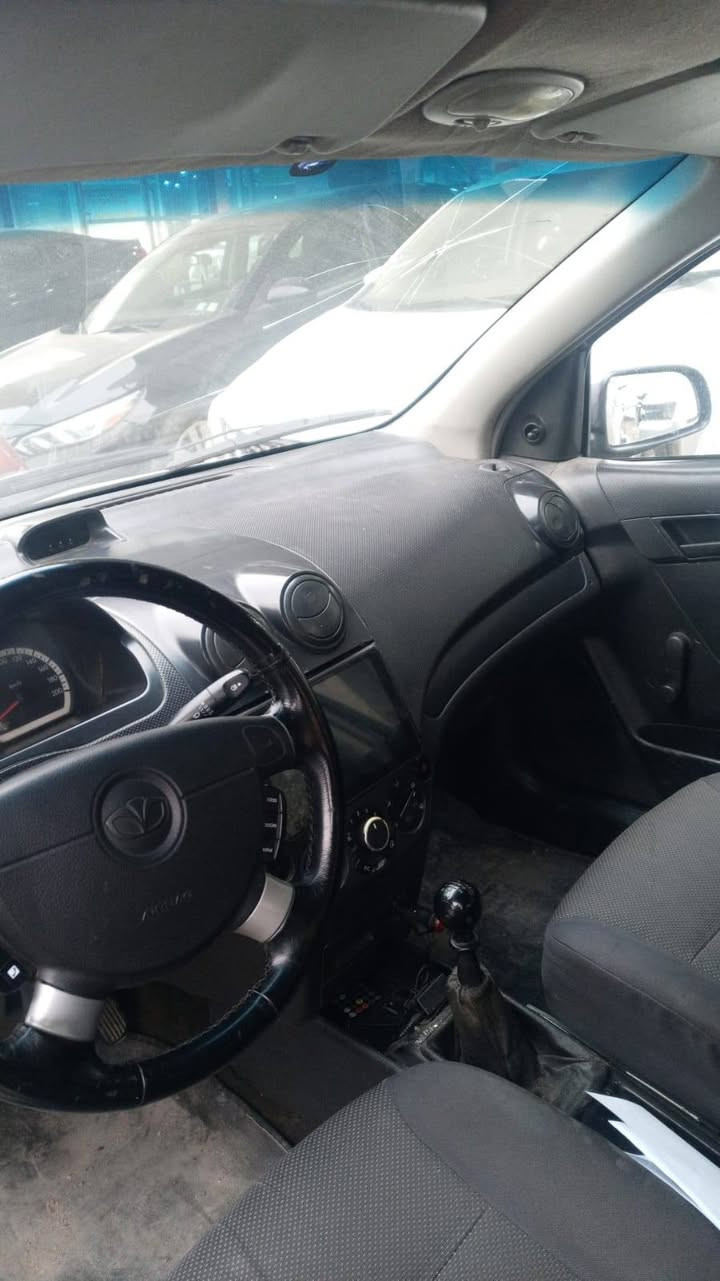 ٱفيو نفطي موديل2007 گير عادي 
عام صبغ بدون دواخل
 ٱمام وخلف كبس + شاشه و كاميره
 رقم اربيل شرط تحويل تدفئه وتبريد بشرط
السياره كلش نظيفه للمعلومات الاتصال *********** دهوك, العراق
