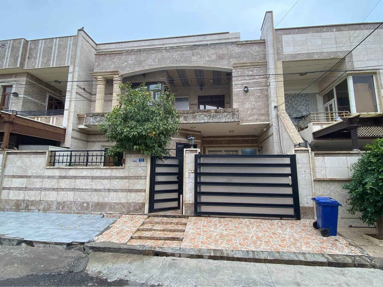 حاکماوا ٢٠٠مەتر دوو تابق دابەش دوو دەکرێت نزیک قوتابخانەی ناز بۆفرۆشتن
.
حاكماوا اربيل ٢٠٠متر قريب مدرسة ناز ينقسم بها ٥ غرف النوم للبيع
.
اري طاهر
***********
***********
.
عقارات مەلەك تاج اربيل
بۆ ڕاوێژوو زانیاری پەیوەندیمان پێوە بکەن
.
عقارات مَلَك تاج اربيل 
للاستفسارات والاستشارات العقارية وتجارية اتصل بنا 
.
‏‪#Ari_tahir‬ #اري_طاهر #ملك_تاج_اربيل #مەلەک_تاج_ئەربیل #Malak_Taj_Erbil #Malak_Taj_Erbil #Erbil #Hawler #كوردستان #foryou #village #city #شورش #shorsh #ari_tahir أربيل, العراق
