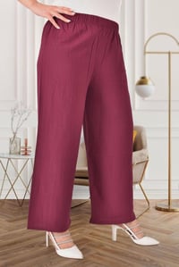 بنطلون نسائي • ٣٠٠٠ قطعة • بنص القيمة