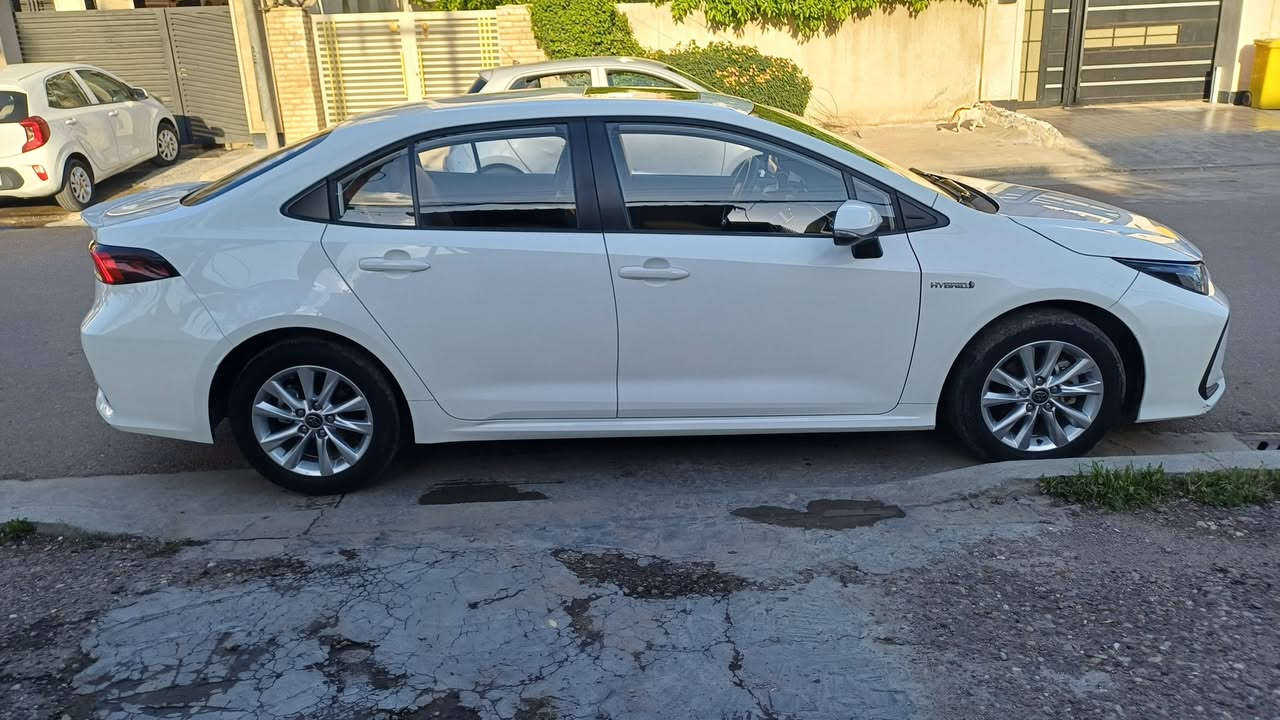 @كورلا هايبريد 2024 لون ابيض فقط للبيع و ليس مراوس
فول فووووول
ماشي 32الف 
فتحه 
اشاير مري 
داش كام 
كامره اصليه خلفي بك 
ويل كب 
رادار 
تخطيط مسار 
قياده ذاتيه
تحكمات ستيرن 
لايت حساس 
هاند بريك كهرباء 
اوتو هولد 
توقف ذاتي 
كشن كهرباء 
جلد لونين 
بيه بعض الملاحظات بسيطه جدا 
تنشاف بالعين احسن من الصور 
............
السعر 23 مليون 
مرقم بغداد بأسمي 
عنوان سياره بغداد حي الخضراء 
للتواصل ***********
