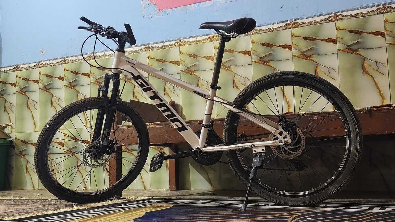 بايسكل ياباني جديد حجم ٢٤لسعر ٨٠وبي مجال لمكان بغداد لمعامل لخاص مفتوح ***********
