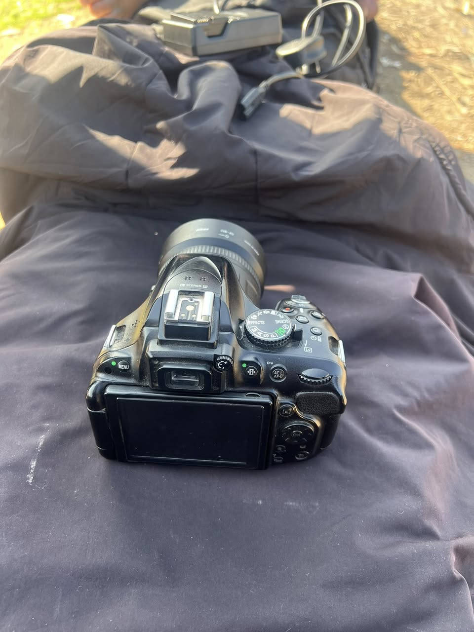 للبيع كاميرا نيكون D5200 بحالة ممتازة مع كامل ملحقاتها
العدسات
​عدسة Nikkor 35mm f/1.8: الأفضل للبورتريه العزل القوي والتصوير السينمائي
​عدسة Sigma 70-300 mm زووم قوي لتصوير السيارات الرياضة والطبيعة
​
الملحقات
​بطاريتين الأصلية + بطارية إضافية لون اسود 2750mAh تكفي لـ 1000 صورة وساعتين فيديو

​✅ هدايا مجانية
​حقيبة احترافية + ذاكرة ميموري 16GB

​قطعة (Adapter) لنقل الصور والفيديو مباشرة لهاتفك أو اللابتوب

​📍 المكان: نينوى/الموصل/الجانب الأيسر
وبوجود توصيل محافظات مجانا

للشراء تواصل على الرقم: ***********
