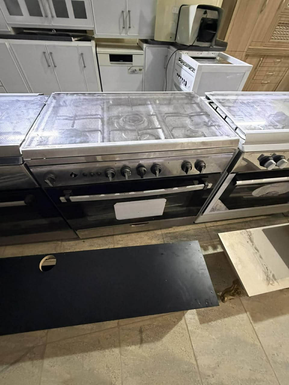 للبيع 
العنوان الديوم شارع 60
توصل على رقم ***********
