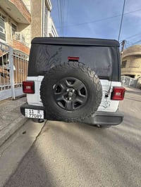 رانكلر 2023 محرك 6 سلندر ماشيه 19 الف حادث جاملغ خلفي موجوده بغداد نفق...