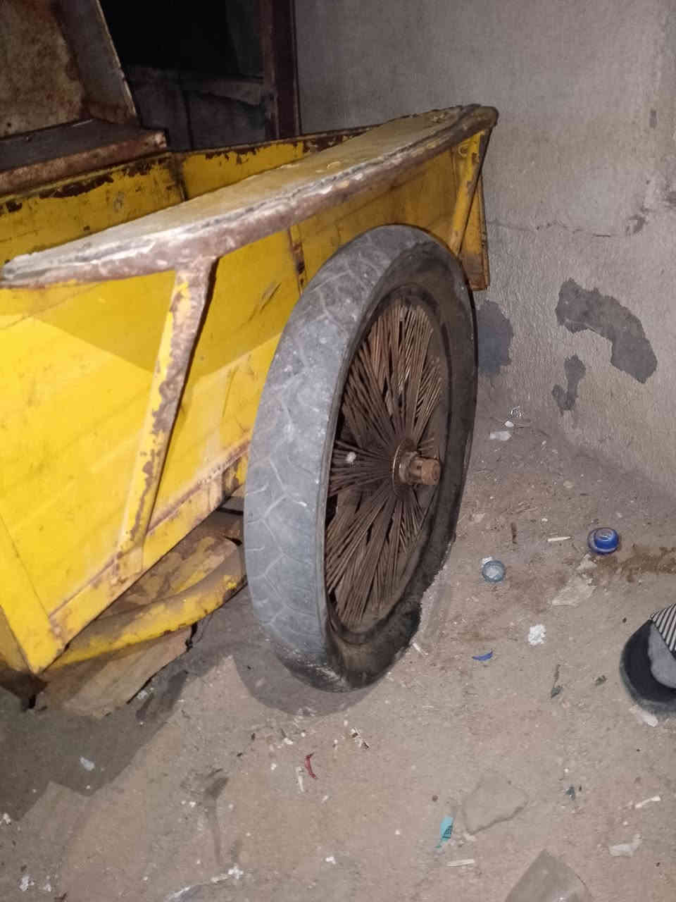 سلام عليكم بايسكل عربانه البيع يحتاجله غراض اهواي .
المكان..البصره ..سعر ...ما اعرف يم صاحب رقم .. *********** دك عله رقم 
خاص ما اجاوب رجاءا
