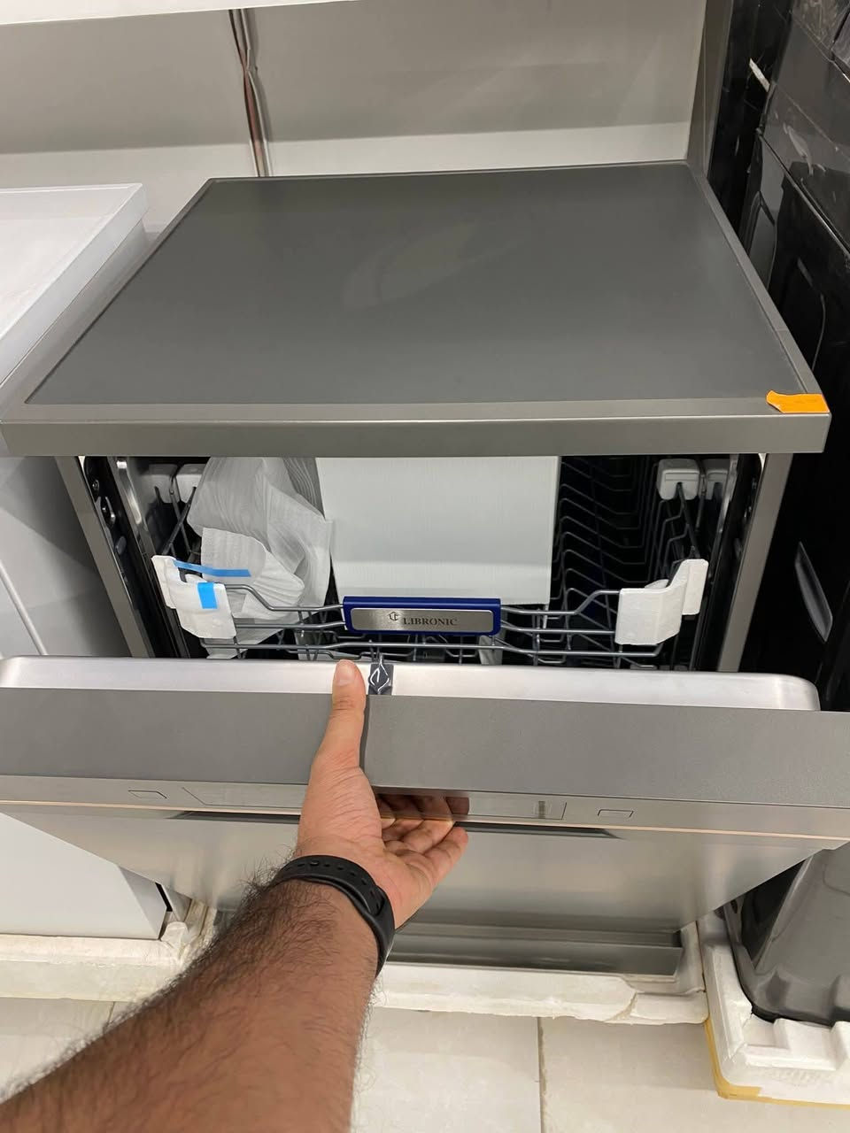 رمضان مبارك عليكم 

سيدتي رمضان ومواعينج هواي ومابيج حيل تغسلين 
وفرتلج غساله تغسلي كلشي ودرجه اولى ☺️😍😋🥘🍜🍲😂

توفرت عدنا غسالة الصحون من شركه ليبرونك الالمانيه 🇩🇪 

تجي لمس بالكامل وبسعر جداً مناسب 

سعه كبيره تكفي لعائلة كبيره

شاشة تحكم ديجتال سهله وسريعه

استهلاك كهرباء قليل جداً

هيكل ستيل مضاد للصدأ

مناسبه - للبيوت - المطابخ - العوائل الكبيرة

تعمل على كل انواع الصحون
العنوان ذي قار الشطره شارع الكص فرع جامع الرسول وقرب مجمع نازك 
للحجز والاستفسار مراسلة الصفحه او الاتصال بالرقم ***********
تتوفر خدمه توصيل لجميع محافظات العراق
