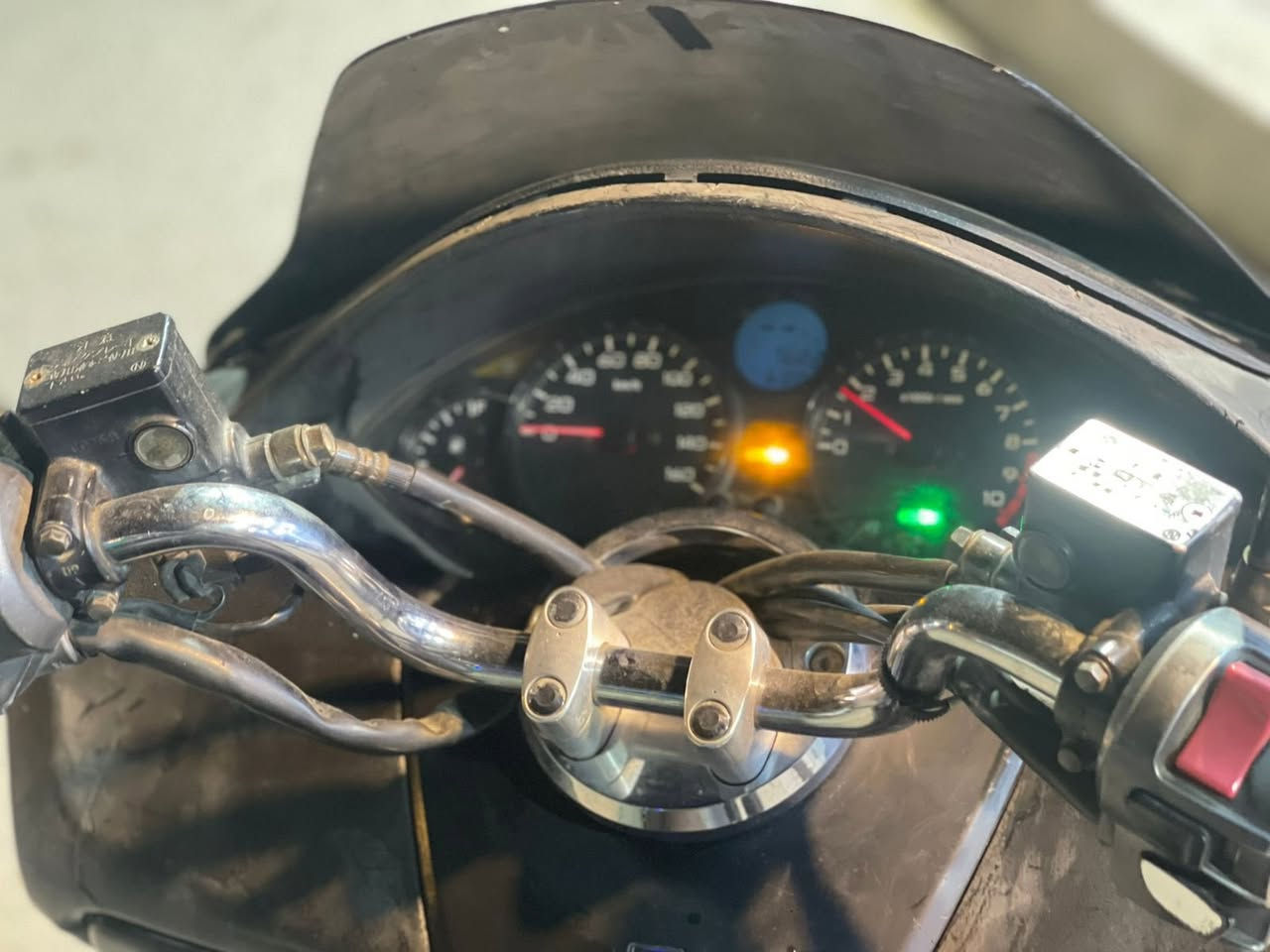 السلام عليكم فورزه 0.8
درجه حلوه ونصفيه ومحرك خير من الله 
السعر ٩٥٠
مكاني الشعب ***********
