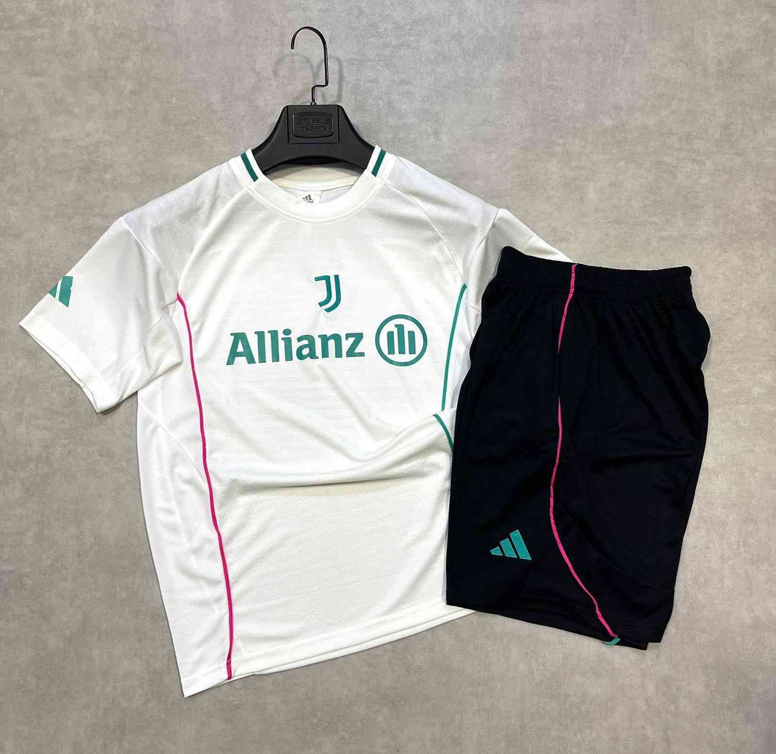 🔥تراك برموده سحاب اصلي🔥
🎵ضروري يكون متواجد بكل كنتور شاب رياضي!

☕ للكوفي، 🌄 للطلعة، 💪 للتمرين

📍 متوفر في تجهيزات الحمداني

📞 *********** تجهيزات رياضية
