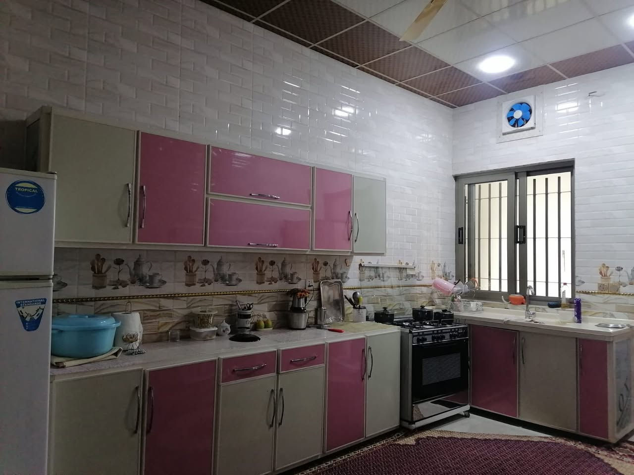 #دارللبيع
خانوو بو فروشتن له گه ره كى ئازادى نزيك مزگه وتى ئازادى 

روبه رى 181 متر طابو ملك صرف 

پيكهاتوه له :- 2 ژور نوستن - هول - ميوان - مطبخ - گه راج

نرخ 135 مليون 

بوزانيارى زياتر په يوه ندى بكه ن به عقارات ستار اكرم بازرگان

📍ناونيشان : كه ركوك بازارى ئازادى ته لارى ئاسو

***********
***********
