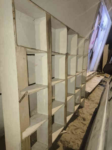 رف اصلي  مايبوط بلماي ولا مكسر بعده جديد يحتاجله بس صبغ مكاني البصره ابو الخصيب 
***********
سعر 
90
