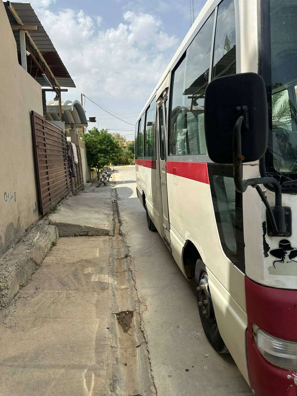 كوستر نيسان للبيع موديل ( ٢٠٠٣ ) كير محرك شرط 
تبريد تدفئة كله شغال سنوية ورقم بغداد مشروع وطني 
مداور تاني يوم  مكان سيارة كركوك للاستفسار يرجى على الارقام التالي 
(***********) (***********)
