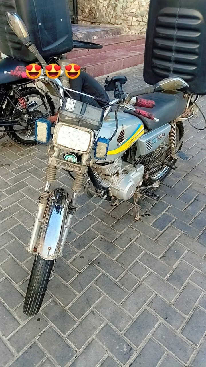 السلام عليكم ماطور تايكر للبيع موديل 20
وزن ثكيل معمر كبل يومين ماطور جاهز وايريمنيه كلها شغاله السعر 400 وبي مجال المكان موصل جانب الايسر حي البكر رقم الهاتف ***********
***********
