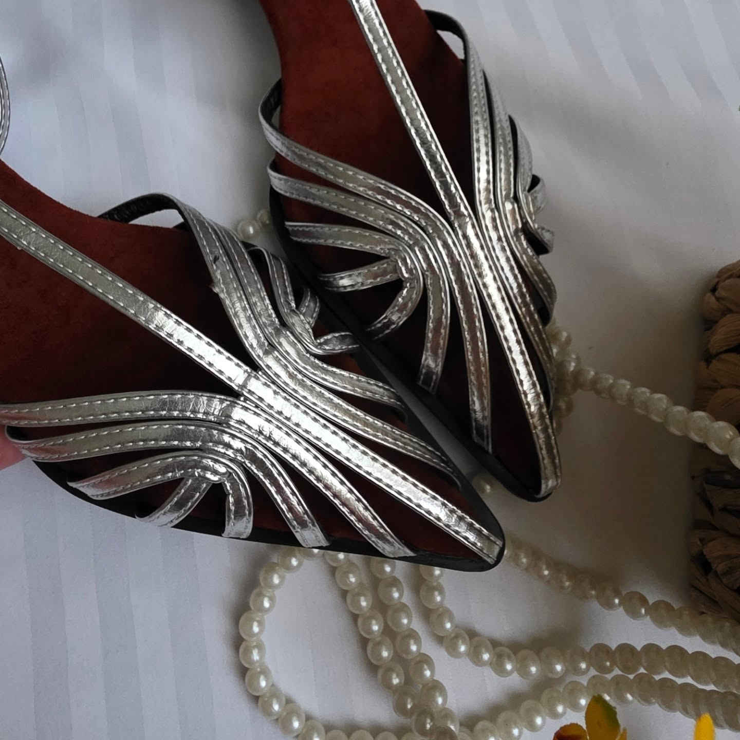 ☀️نتلي ستور☀️
ارتفاع الكعب3سم(فضي-ذهبي) 
☀️قياسات(37-38-39)قوالب مضبوطه
☀️السعر28
☀️يوجد توصيل لجميع المحافطات5000


**إذا كنت صاحب هذا الإعلان وتريد حذفه لأي سبب، رجاءا أرسل رسالة إلى الدعم الفني**