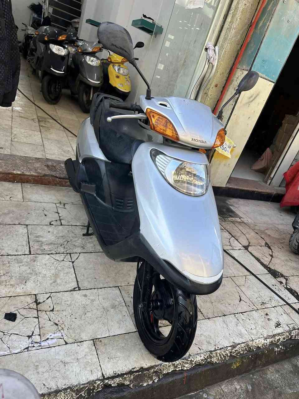 #السلام_عليكم_أخوتي_الغوالي 
#الوجبه_الجديدة
#مال_مزاد_شرط_رمبه 
# هوندا سبيسي 👍
 #شرط الضمان 💯💯
#بعده بحالة الوكاله فول نظافه مكفول 
#نظافه فول 💯💯👍 
#اللون سلفر 

البيع نقد والأقساط 👉
مصرف الرافدين فقط👉
مواظف ومنتسب ومتقاعد و الوريث 👉
استقطاع الاكتروني بدون مقدمه👉

#مكاني كوت المشروع شارع ميكانو 👉
***********☎️
***********☎️
أخوكم سيد محمد
