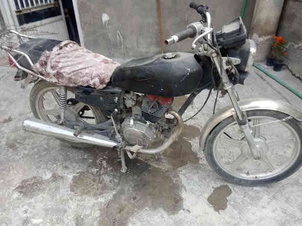 السلام عليكم دراجة ايرانية 5كير والسعر 250 المكان بغداد بياع الشهداء الرقم ***********
