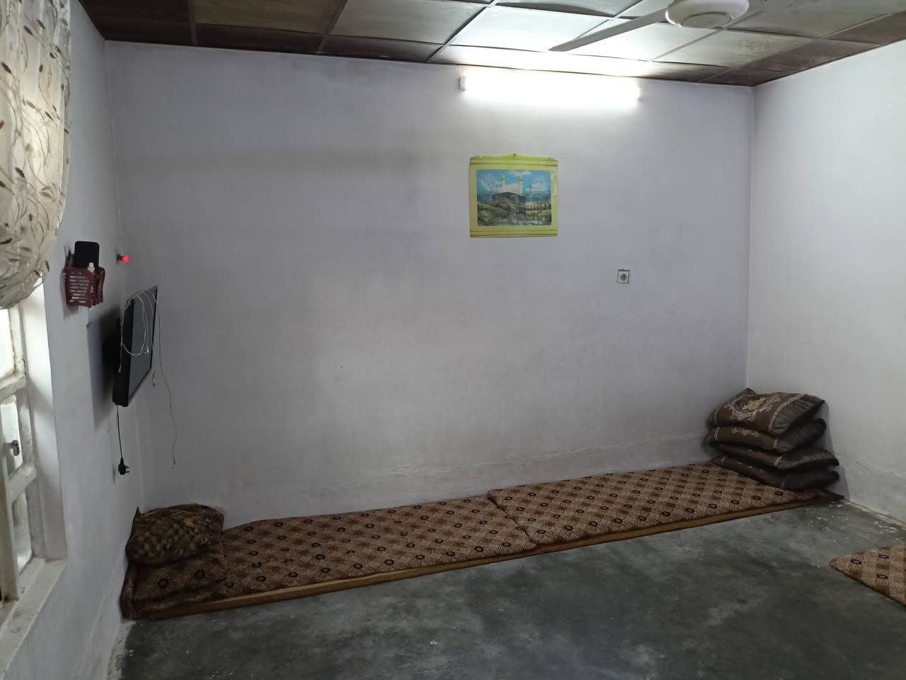 سلام عليكم
دار 100 متر مع 400 متر ارض للبيع 

          سعره مناسب 

        

        نوع العقار بلديه 

خدمات قريب على سيدين اسرا قريب

 على جامع العدل قريب عن مدرسه 

ماء يوميه يجى ساعه كهرابه انترنت موجود

عنوان اسرامفقودين  سايدين قرب جامع العدل 

يمكنك تواصل على رقم موبايل ***********
