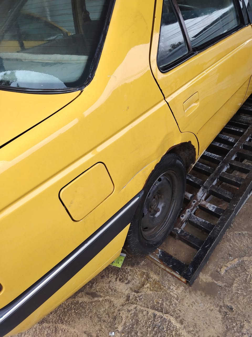 بيجو glx محور اوتوماتيك
بيجو محرك وكير بيكاجو 1500

السيارة جان بيها خياس ومعمر بقاعدة الدبل موضح بلصورة
مصبوغة حزام للجمالية

رقم بغداد انكليزي
مكان : بغداد تقاطع درويش حي الاعلام
***********
