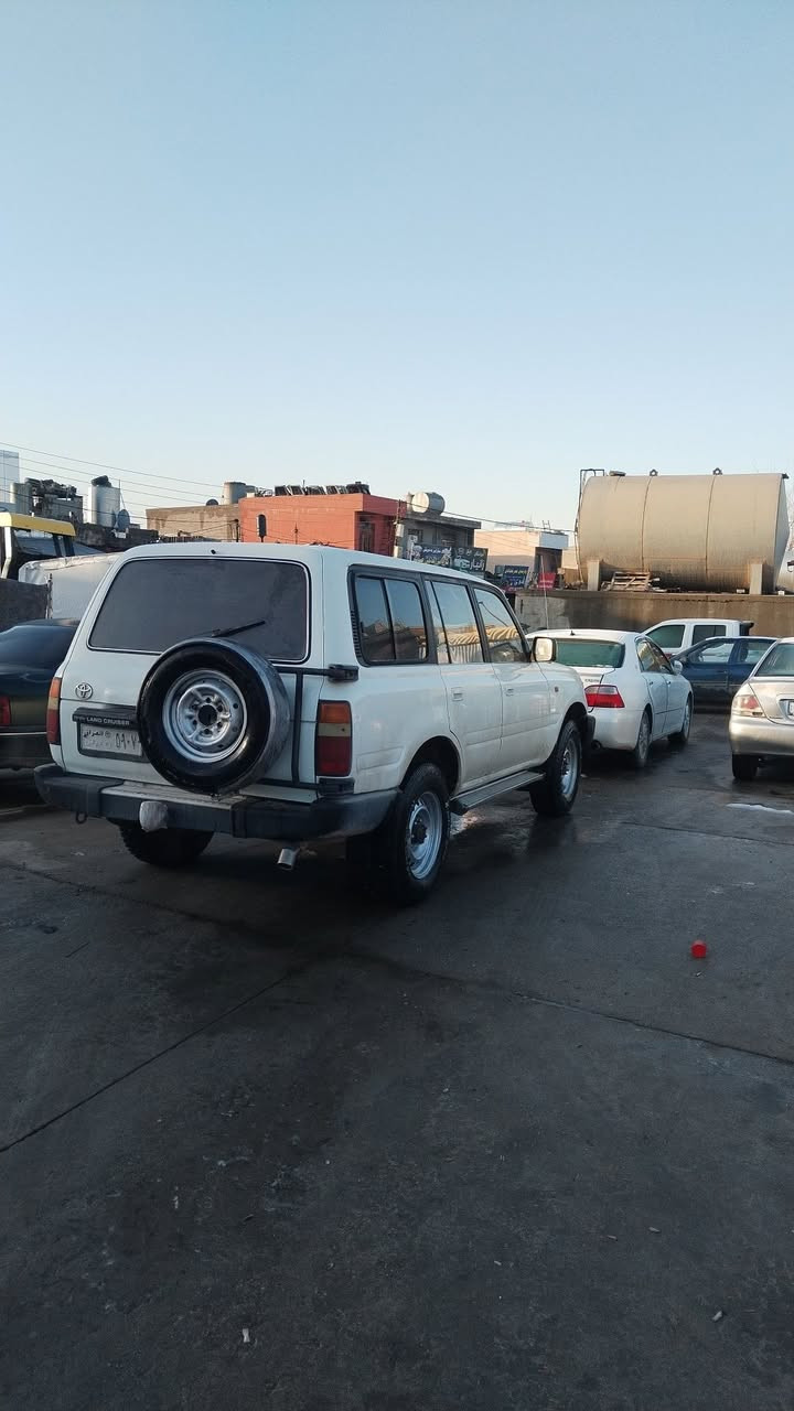 توێتا لانگرۆزەر  مۆدیل 92  تەحویل ئەسل و ئارم کامل مۆیاغ بۆجوانی وەرگەرا و تەعمی نیە گێرو مەکینە و دەبڵ گێر بەشەرت چوارتایەی لۆکی لەژێرە 

سعر 58 
*********** السليمانية, العراق
