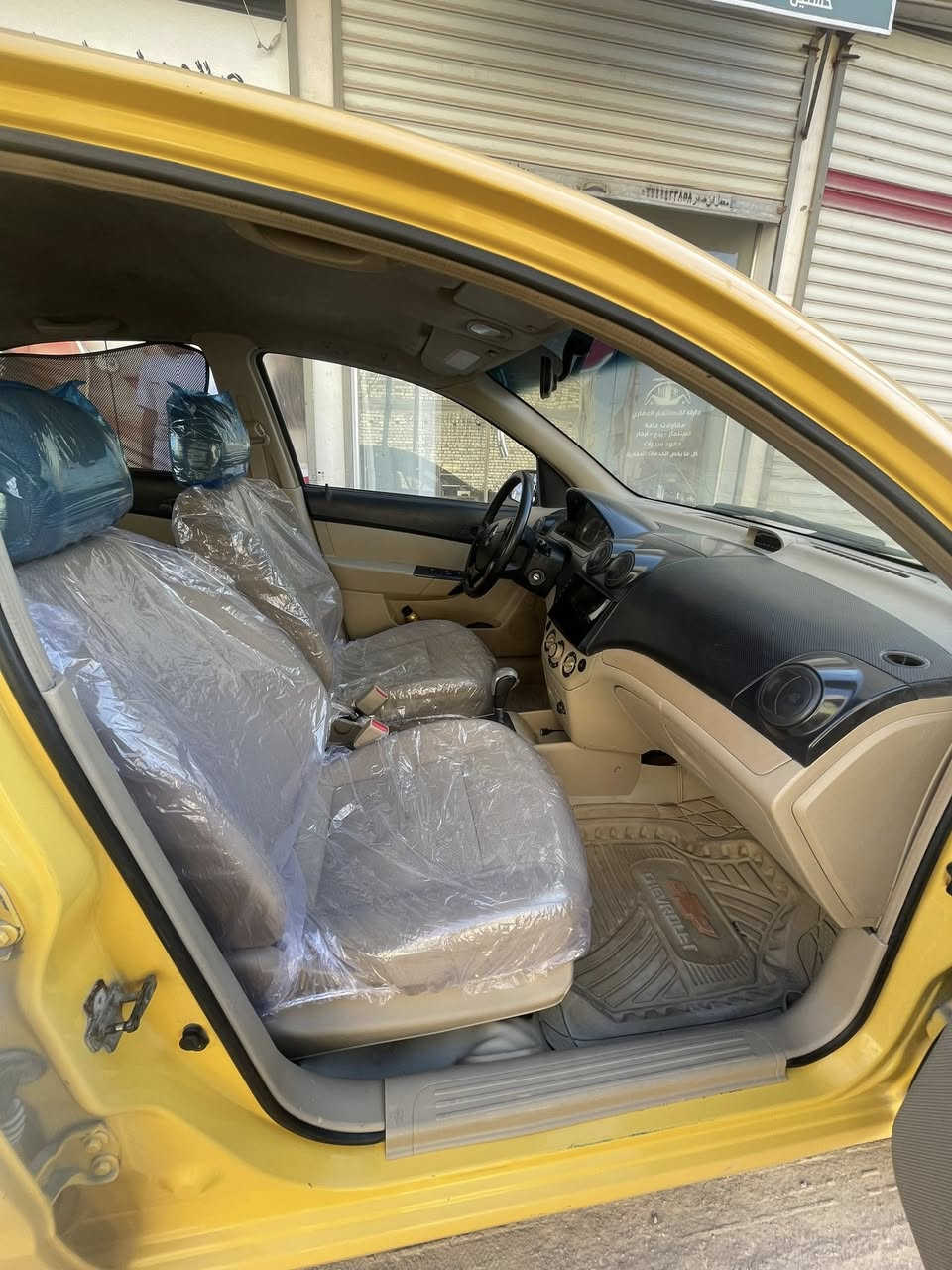 السلام عليكم 
افيو موديل 2011الشركة العامة 
سيارة جاهزة اوتماتيك
كير مكينه خير من الله 
تبريد ثلج توه شاد منظومة جديدة
حداديه حلوة
تخم تاير كهربائيات كلها شغالة
دواخل جديدة
باتري 
مكان السيارة بصرة مناوي لجم 
السعر 45وبيها مجال للشراي
للاستفسار : ***********
