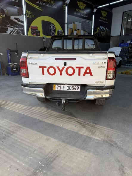 السلام عليكم 
بكيب هايلوكس كويتي 
موديل 2018
ماشية 357الف 
السيارة بيها شبر بارد 
والباقي كفالة 
العنوان بغداد الغزالية 
السعر 265
للاتصال / ***********
