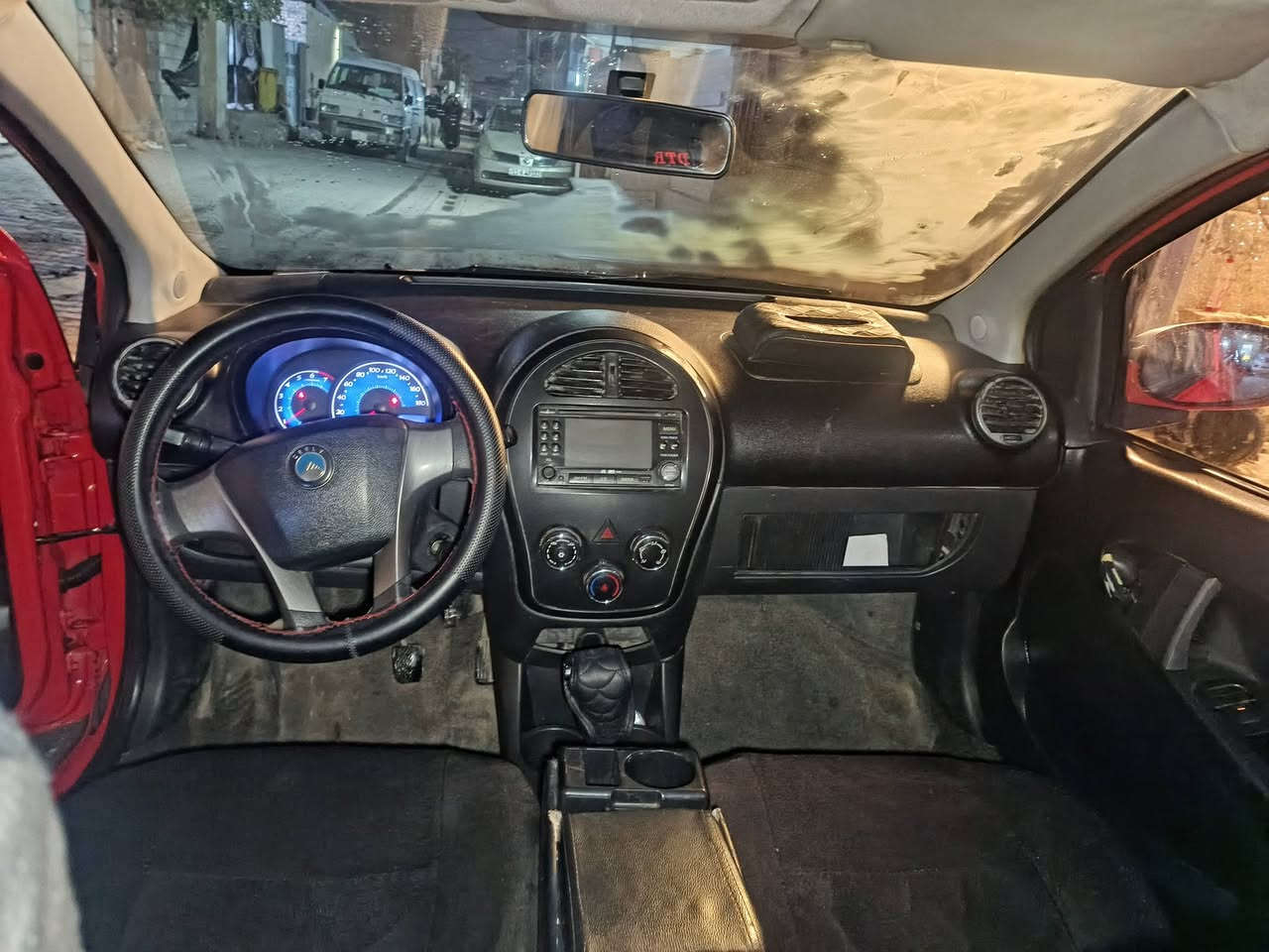 السلام عليكم للبيع جيلي بانده كروز 2013 مكينه خير من الله تبريد شغال بيه مشكله بل كير السعر55 وبيها مجال مكاني بعداد ***********
