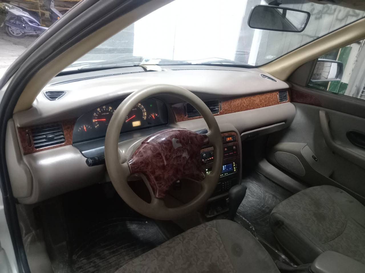 سنمد مديل ٢٠١١ ناطق داخل بيجي رقم انكليزي قادسيه سنويه ل٣٠  محورهه كير ومحرك بيكاتشو تحويره حلوه جاهزه كهربائيات تبريد حدايه بيهه صبغ جاملق وبنيد سياره جاهزه ونصبتهه حلوه
السعر ٣٥ موجوده بغداد
***********
