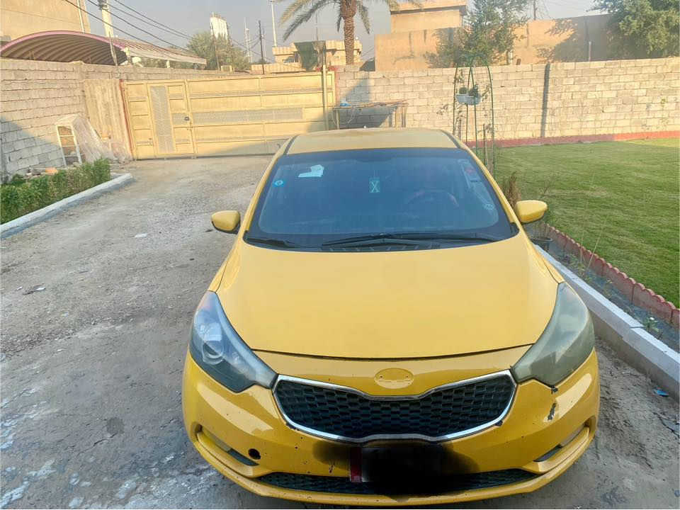 السلام عليكم اخوان بسبب الوعود الكاذبه ناس ماعده كلام مع الاسف اخوان فورتي موديل 16 السونارمنشور مكينه المرغوب 1800 دوش كامره شاشه منضومة غاز السعر100 وبيه مجال رقم *********** 
رقم السياره بغداد
