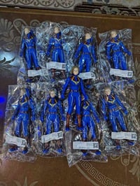 مجسمات • ٩ قطع • توصيل