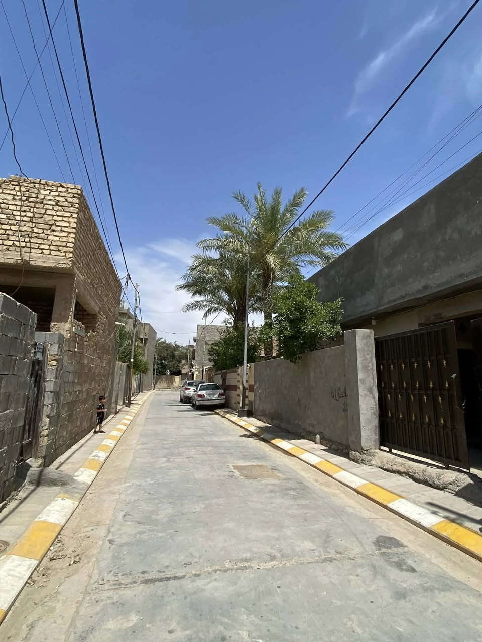 دار #للبيع بيع مستعجل
حي الرساله شارع مصرف بغداد
مساحه سند 243
واقع حال 300 

بناء طابوق 

شارعه 6 كما موضع بصور 

طابقين يحتوي ع 4 غرف نوم  
حمام عدد ٢
استقبال 
هول
صاله فوك وجوه
باقي تفاصيل بالصور
السعر  115 قفل 
للاستفسار 

‭0786 959 8192‬
