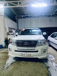 الاندكروز موديل 2012 بيها بارد بلجاملغ الامامي اليسر جاهزة من كلشي مكي...