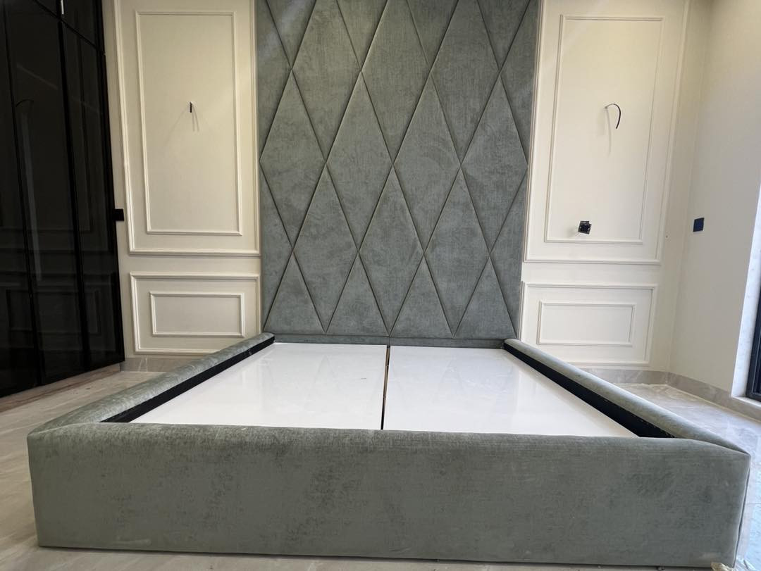 تنفيذ حسب ذوق الزبون 
غرفه نوم مع ميز TV
من تنفيذ شركتنه oblo kitchen


**إذا كنت صاحب هذا الإعلان وتريد حذفه لأي سبب، رجاءا أرسل رسالة إلى الدعم الفني**