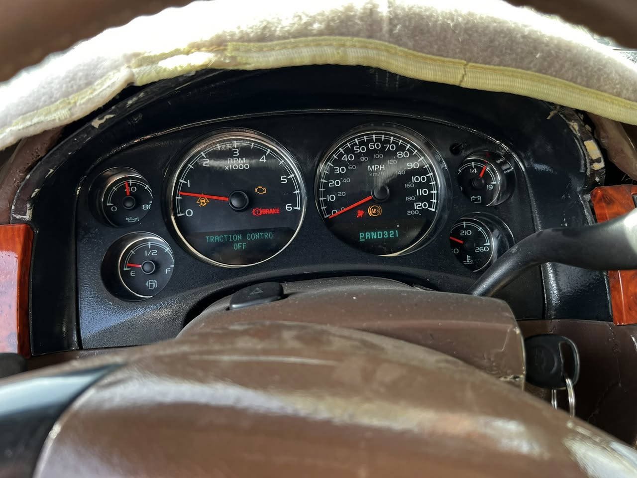 سلام عليكم من رخصه ابو الكروب للبيع تاهو  بتره ادوات ادوات 2009 اسود مكفوله من الكصه والسرقه سياره خير من الله كير مكينه نضيف تخم تايرات جدد داخل صاج سبعه راكب  كشنات جلد و  كهرباء سياره شوفت عينك ماناقصها شي ونضيفه سعر 85وبيهاً مجال كلش قليل مكان سياره كربلاء طويريج للستفسار خاص او تصال عله هذه رقم ‭0778 073 1130‬
