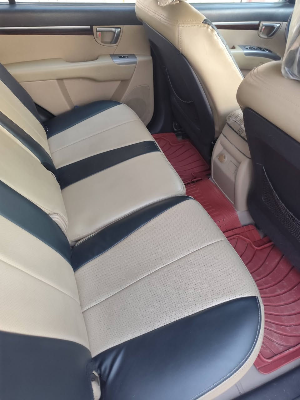 السلام عليكم
سنتافي 2012 للبيع 
4سلندر خليجي السياره مكفولة كفالة عامه 
فول مواصفات جاهزه من كل شيء 
للبيع فقط السعر خاص او التواصل على الرقم
***********
