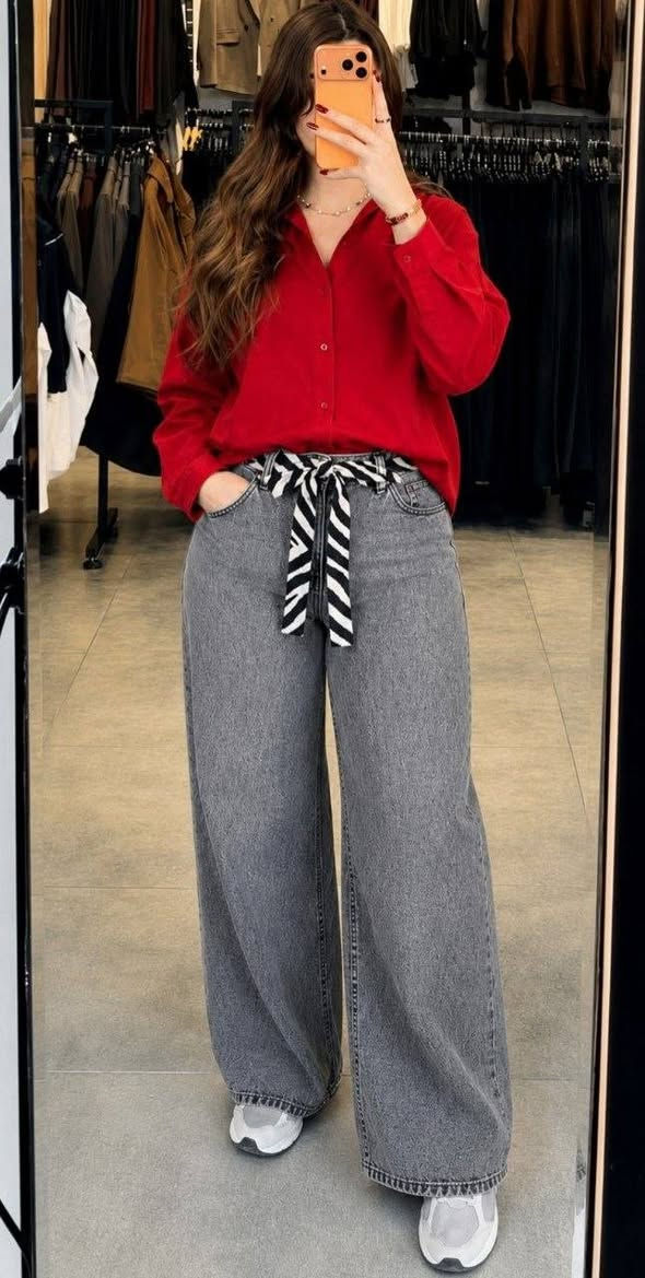 بنطلون بَكي ترند 2026 😍❤️

ستايل عصري بقصّة Baggy الواسعة المريحة، يمنحك إطلالة كاجوال أنيقة ومواكبة للموضة. 👖

✔️ قماش جينز تركي 🇹🇷🇹🇷 عالي الجودة، ناعم ومريح باللبس اليومي.
✔️ قصّة واسعة حديثة تعطي حرية بالحركة 💕
✔️ خصر مريح مع حزام قماش بدزاين أنيق يضيف لمسة عصرية.
✔️ سهل التنسيق مع القمصان، التيشيرتات والسبورتات 

القياسات / 38 / 40 / 42 / 44 / 46 / 48 / 
🚘 يوجد خدمة توصيل لجميع محافظات العراق 5 الاف 🚘


**إذا كنت صاحب هذا الإعلان وتريد حذفه لأي سبب، رجاءا أرسل رسالة إلى الدعم الفني**