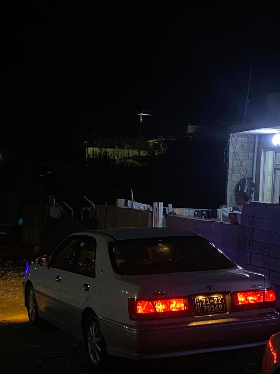 مه لیکه موس تاقانه که ی سلیمانی
 2003 مه کینه بچوک دیفۆر سپیری دانه به زیوه 
دوو دوگمه ی په رده و چوار کوشن کاره با ته عدیل سورعه 
پاش و پیش کریستال
55 هه زار ڕۆیشتووه سه یاره که نمونه یه له جوانی 
سعری 56 گه لاو مه جالیکی که م 
مه لیکه ش هه یه به 45گه لا 
***********
