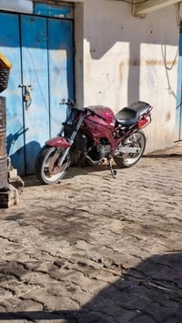 بطحه • ع وضعها • واكف