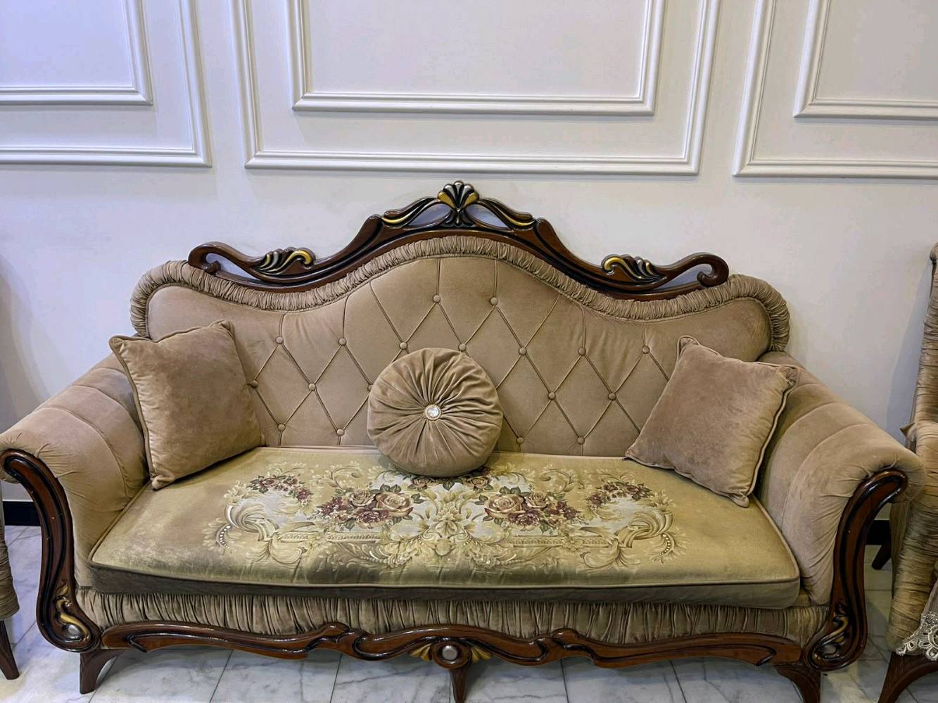 تخم ملكي ١٠ مقاعد اخو جديد ٤٥٠ بي مجال مكان دوره 