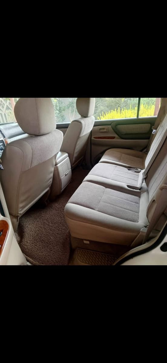 السلام عليكم
لاند كروز موديل 2006 GXR ليمتد فول مواصفات 
 مكينة 4500 6 سلندر محرك عدل
ماشية 158 الف كيلو متر قابل للزياده 
فور ويل4x4 شغال
3 قطع تبريد و ثلاجه 
شاشة و كامرة خلفية 
سلايد 
حساسات امامية و خلفية بلادي 
كشنات مخمل
زركات دعاميه بلادي 
 تايرات جدد يوكاهاما ياباني أصلي اسبير شركة 
حادثها موضح بالصور 
السياره رقم سليمانيه باسمي و تحويل فقط
السياره كلشي شغال بيها 
صدر خلفي جديد و امامي جديد 
 دسكات تخم جديد امامي و خلفي 
 منضومة زنون أصلي عالي ناصي 
مازدات جدد شركة ديبو
السعر 200 ورقة
***********
