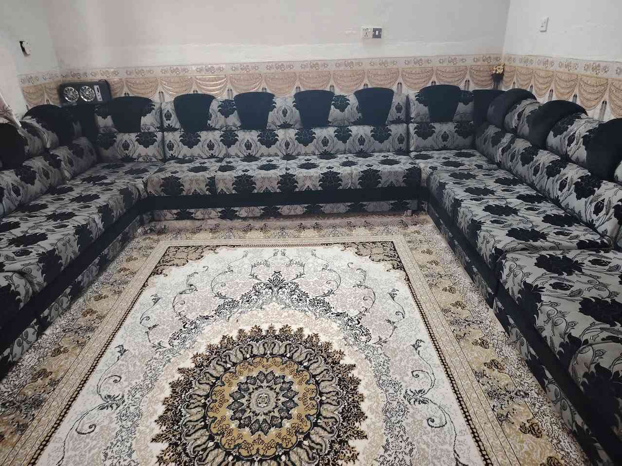 ديوان ١٢ مترللبيع اب شرط درجه اولى السعر ٦٥ الاستفسار على الرقم *********** 8
