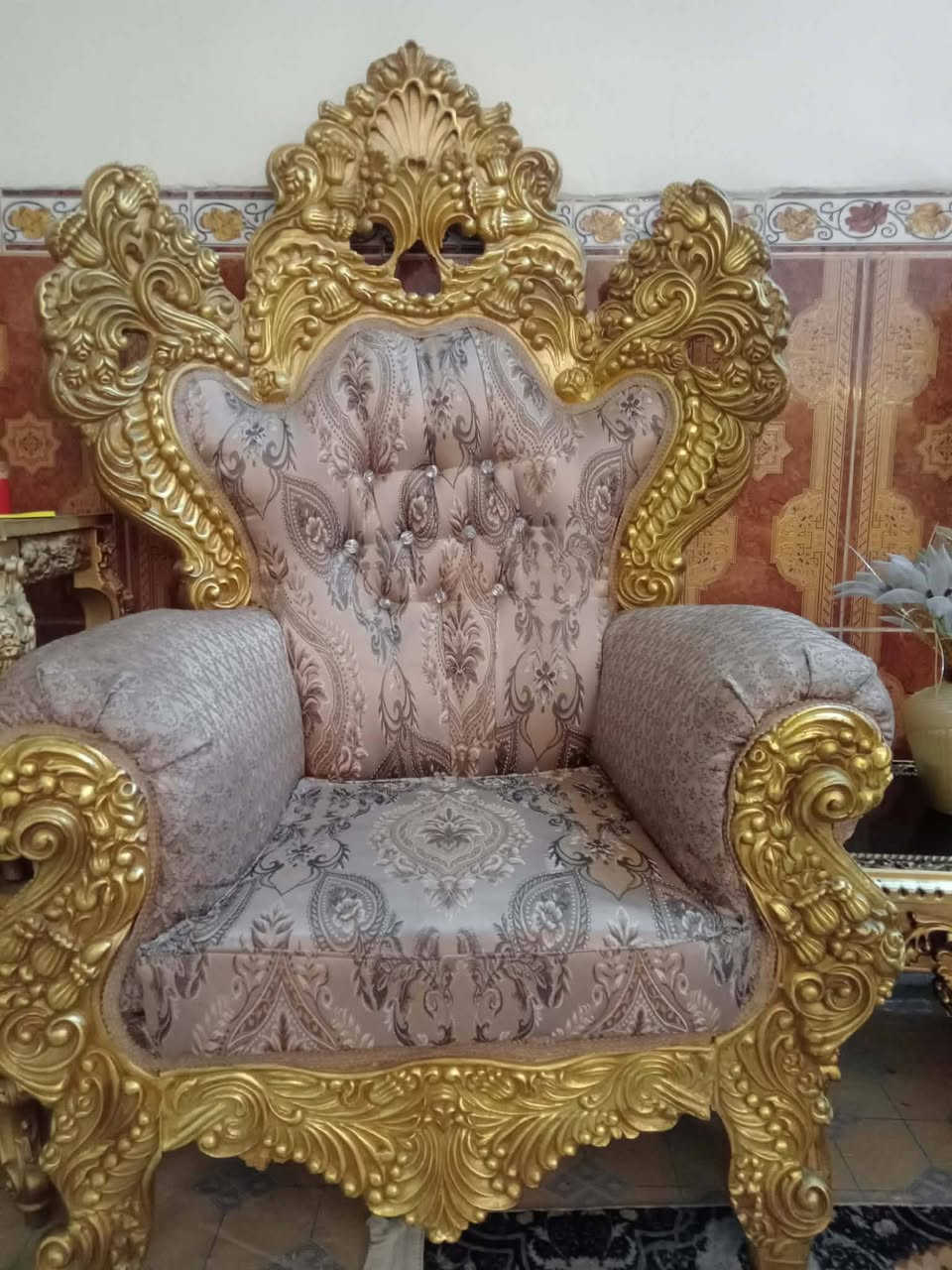 تخم ايراني درجه اولى ثقيل 10مقاعد وياه طبلات عدد خمسه سعر 75.    بغداد شعله 
العنده أغراض غرفه نوم انشرهن وعلبيع إلي نسبه بسيطه يتفضل خاص 
تابعني ليصلك كل جديد


**إذا كنت صاحب هذا الإعلان وتريد حذفه لأي سبب، رجاءا أرسل رسالة إلى الدعم الفني**