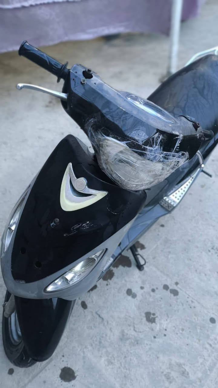 سلام عليكم من رخصت الدمن دراجه ماكس قجمه دراجه حلو معدل وتشك الكاع تجي تشوف بعينك سعر 750 قبل التفاوض+964 788 422 2027


**إذا كنت صاحب هذا الإعلان وتريد حذفه لأي سبب، رجاءا أرسل رسالة إلى الدعم الفني**