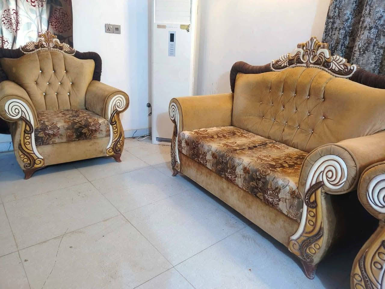 تخم ملكي استخدام قليل اخو الجديد نضيف بدون ضرر عشر مقاعد السعر 450 وبي مجال


**إذا كنت صاحب هذا الإعلان وتريد حذفه لأي سبب، رجاءا أرسل رسالة إلى الدعم الفني**